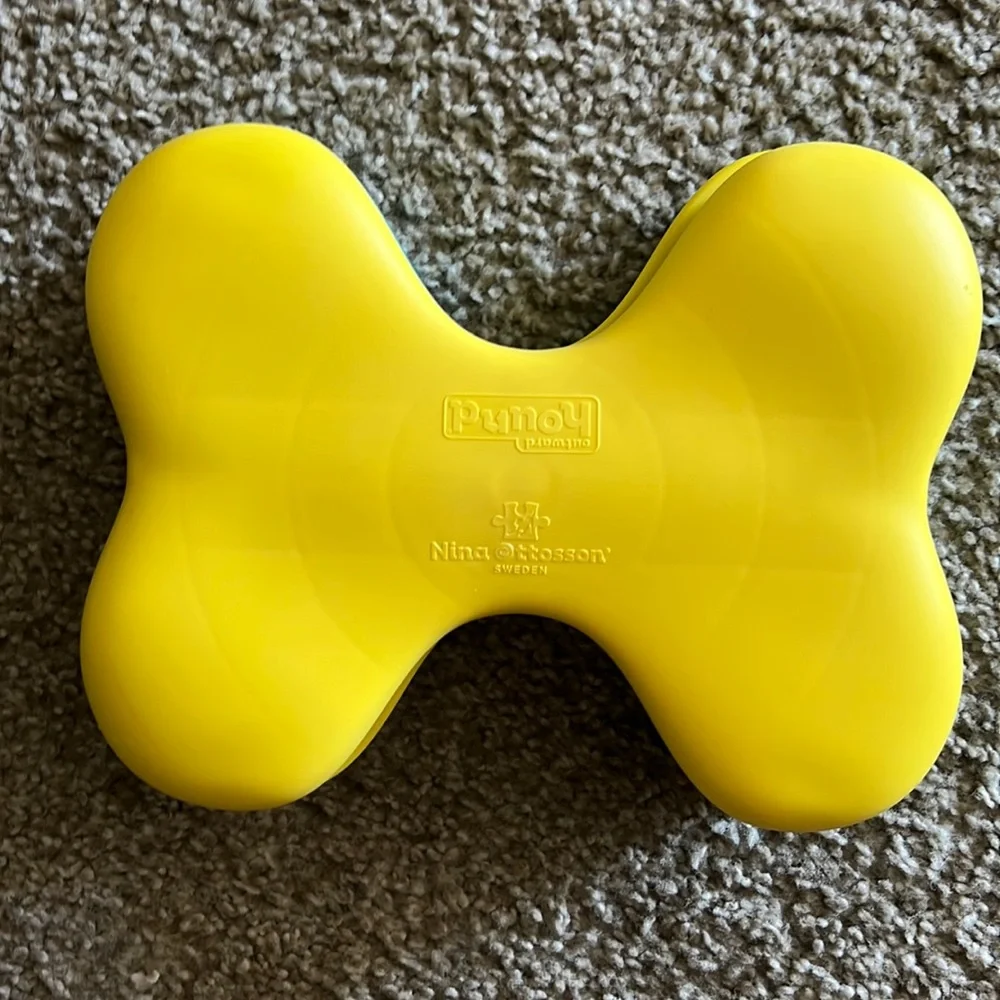 Outward Hound Nina Ottosson Dog Tornado Blue/Yellow Puzzle Game Pet Treat Toy